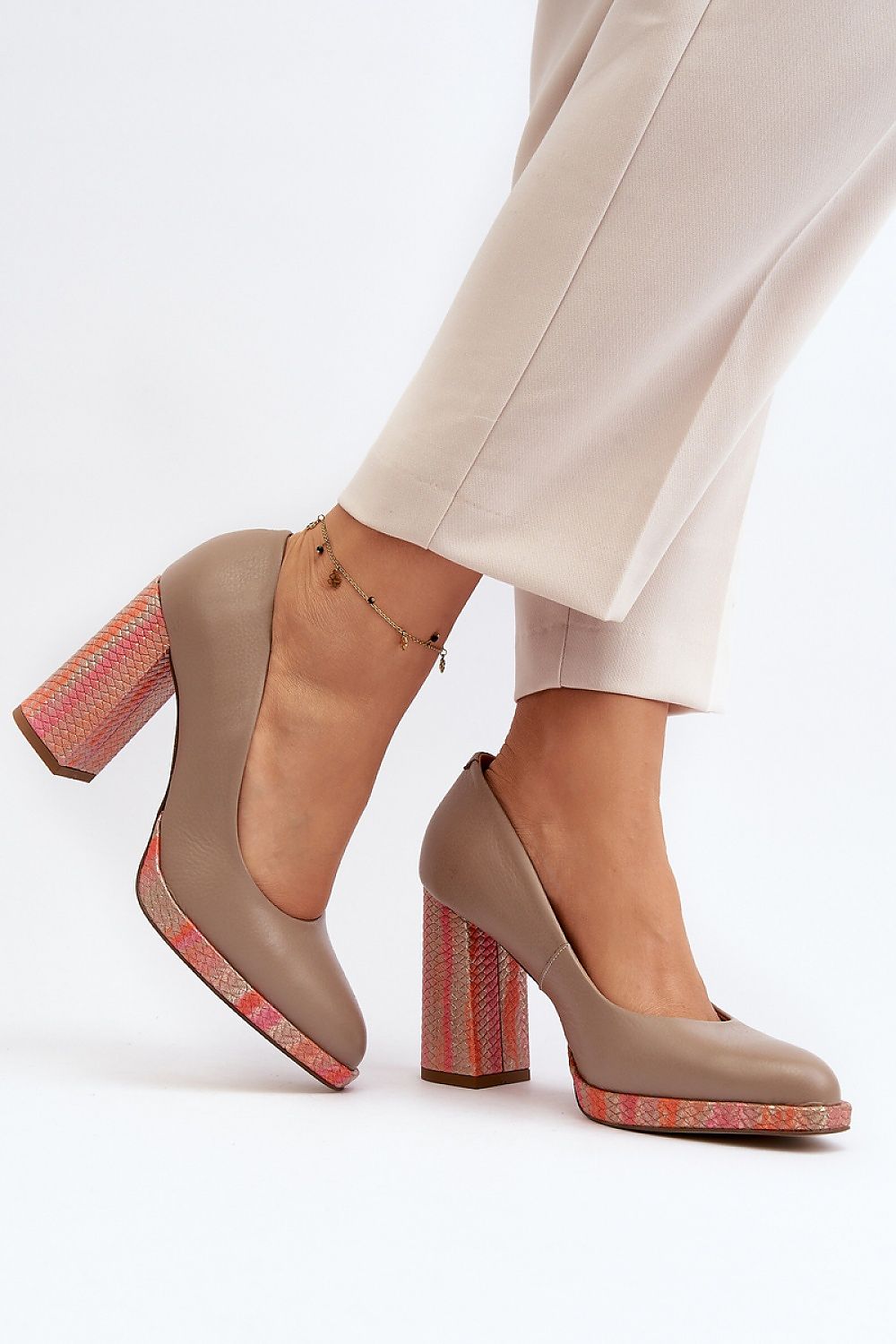 Block heel pumps model 192298 Step in style Step in style