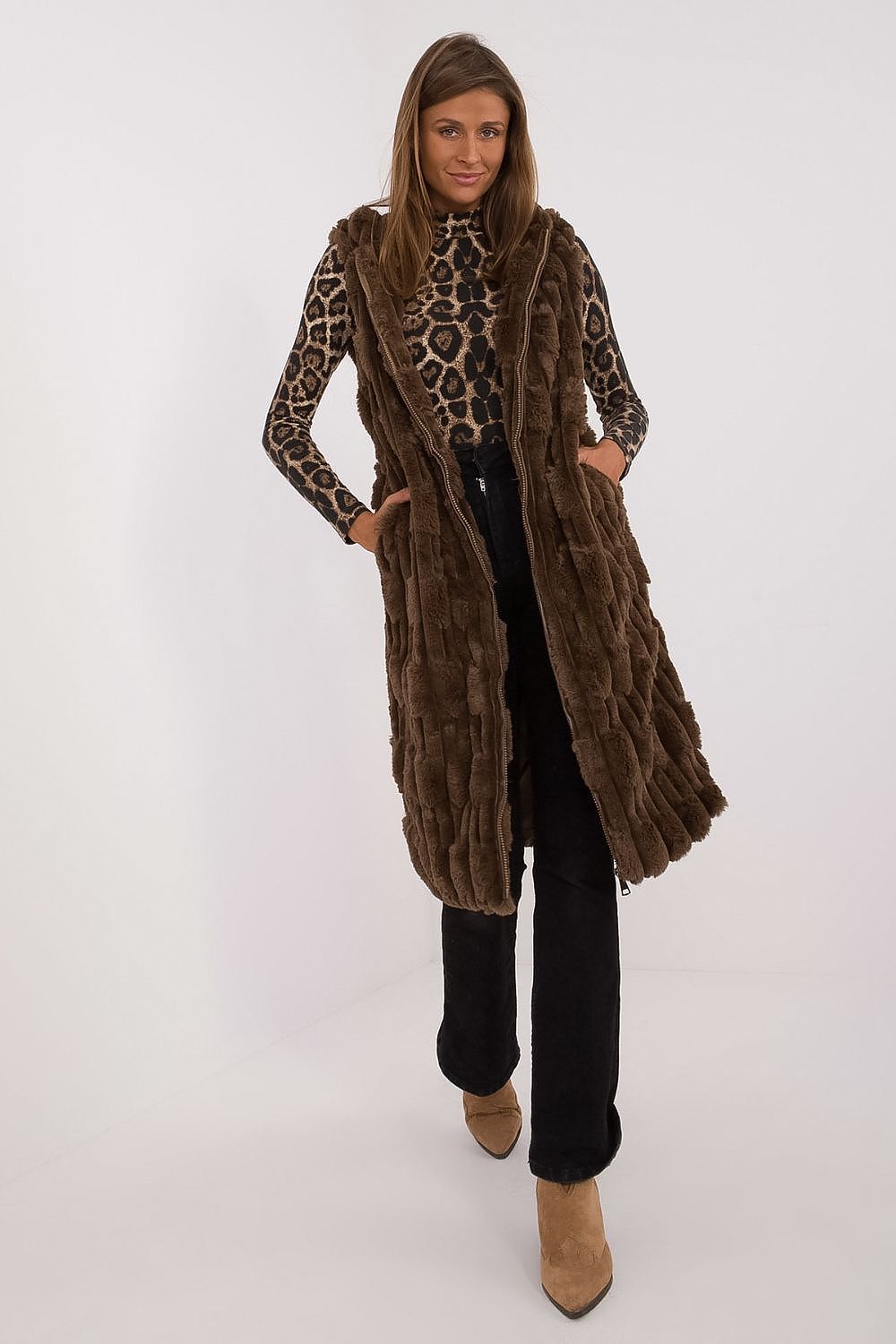 Gilet model 200522 AT AT