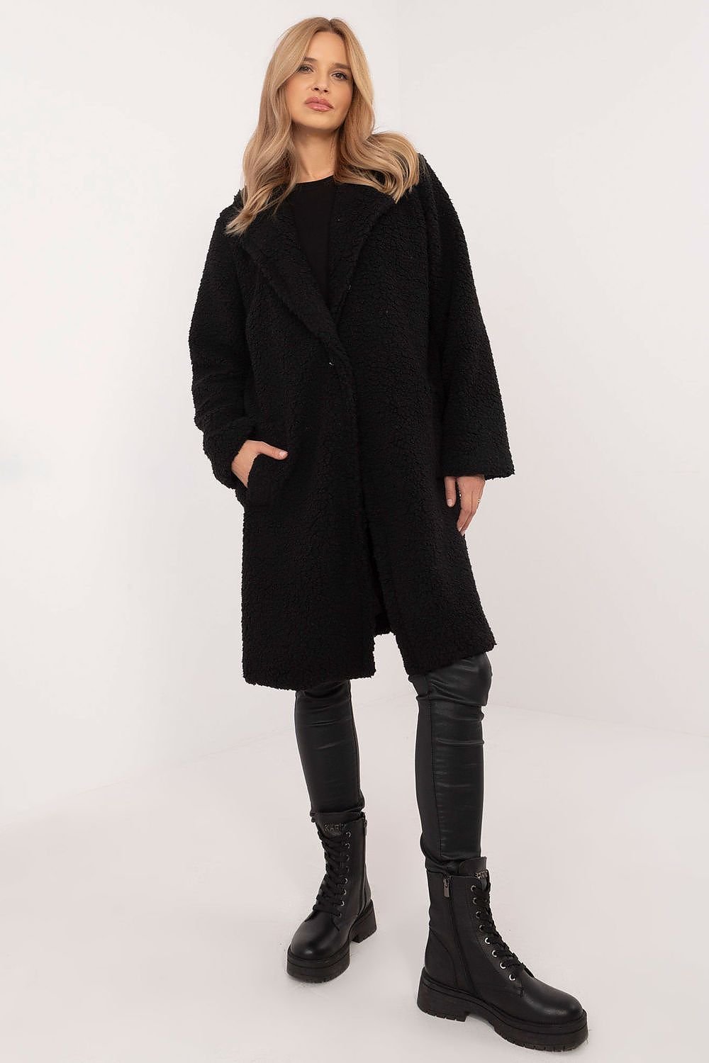 Coat model 203855 Italy Moda Italy Moda