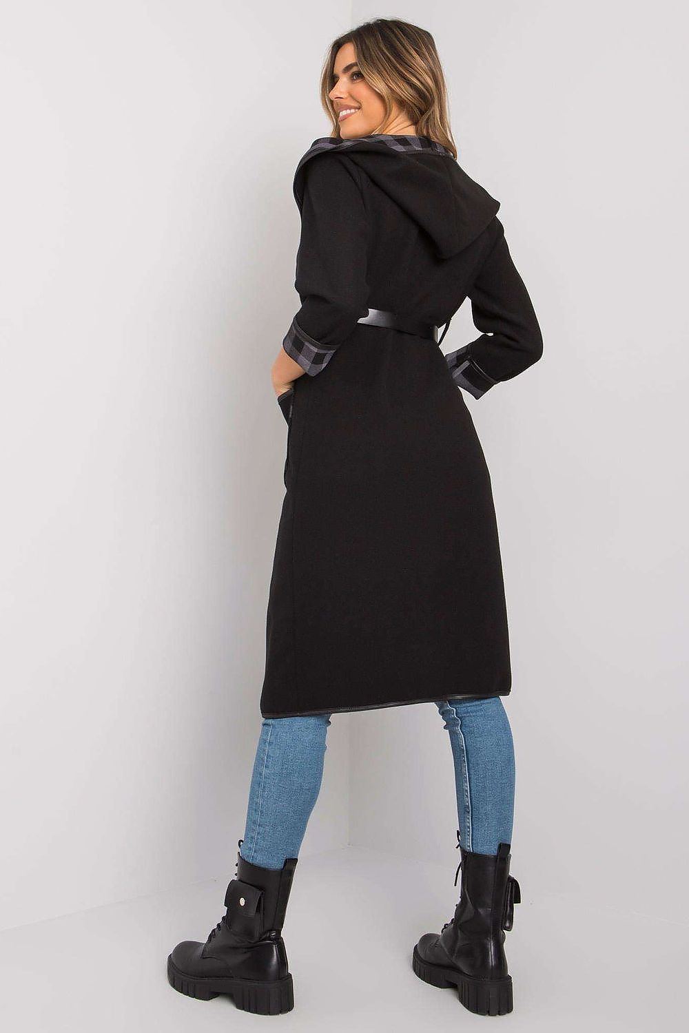 Coat model 160421 Italy Moda Italy Moda