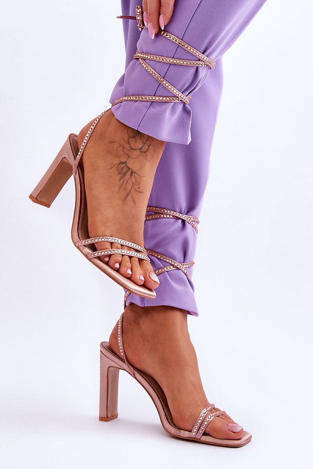 Strappy sandals model 179623 Step in style Step in style