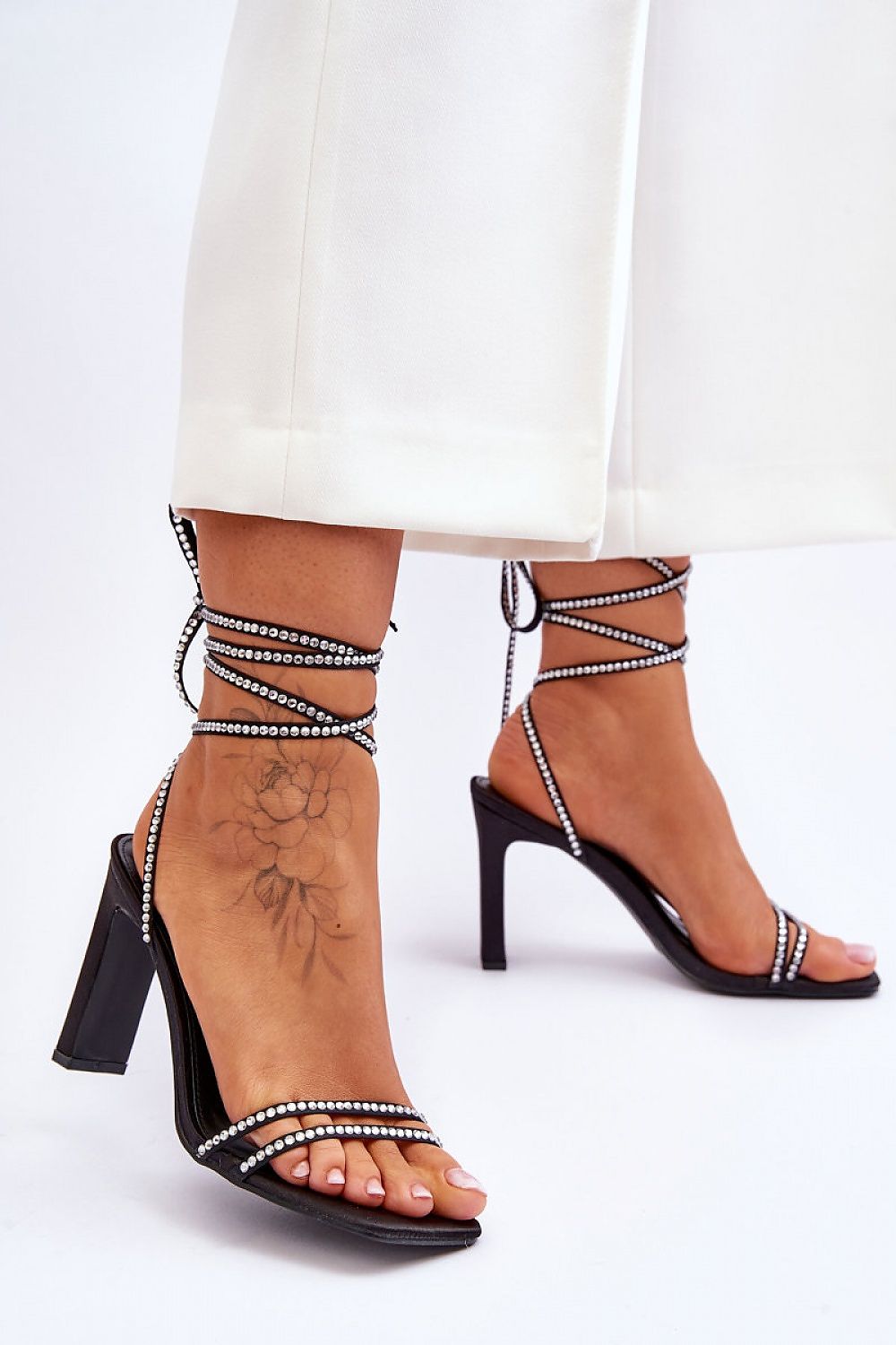 Strappy sandals model 179623 Step in style Step in style