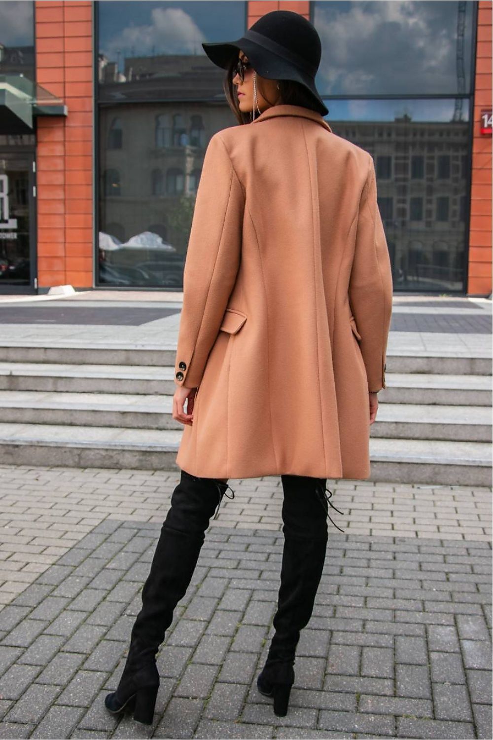 Coat model 184493 Roco Fashion Roco Fashion