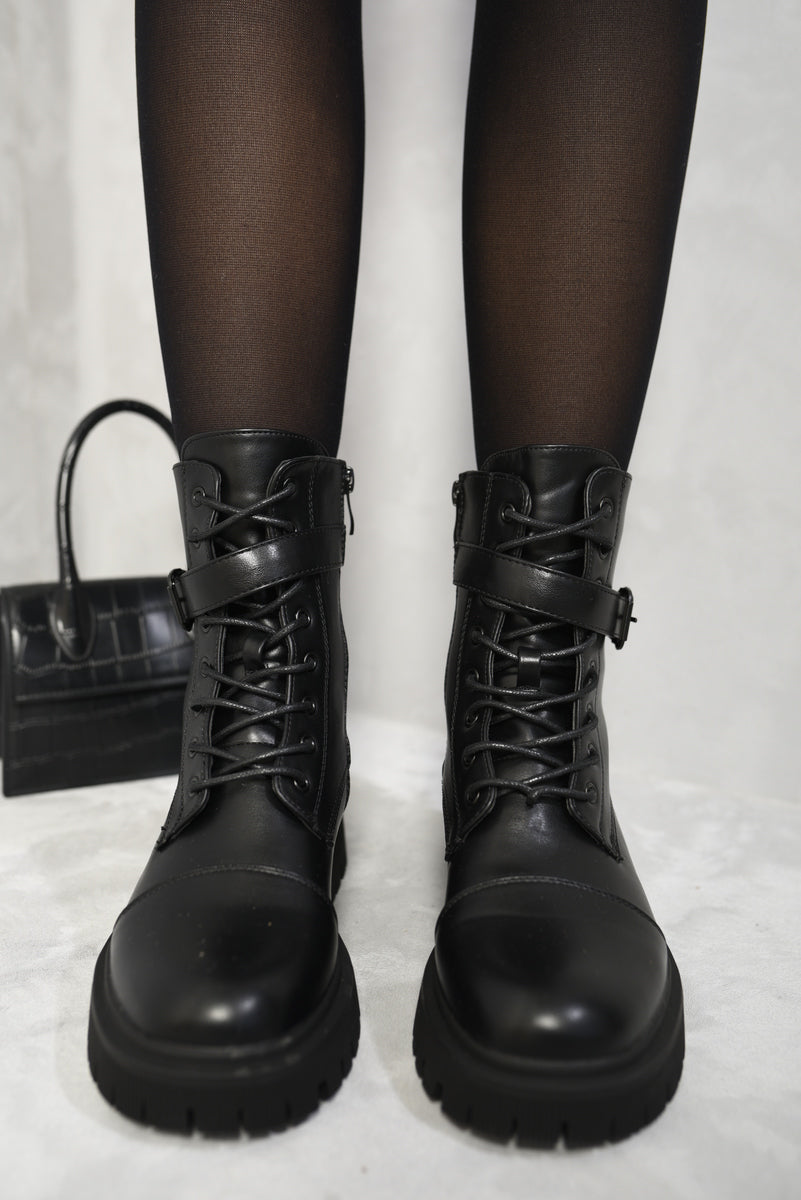 Lace Up Buckle Chunky Combat Boots Moda