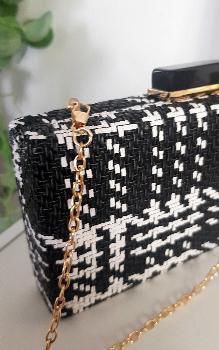 Woven Box Clutch with Long Strap Detail Moda