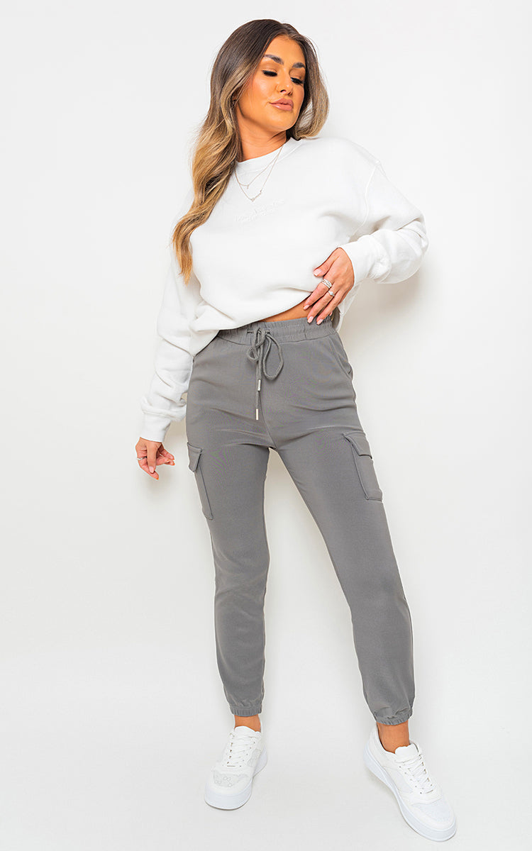 Cargo Pocket Trouser with Drawstring Moda