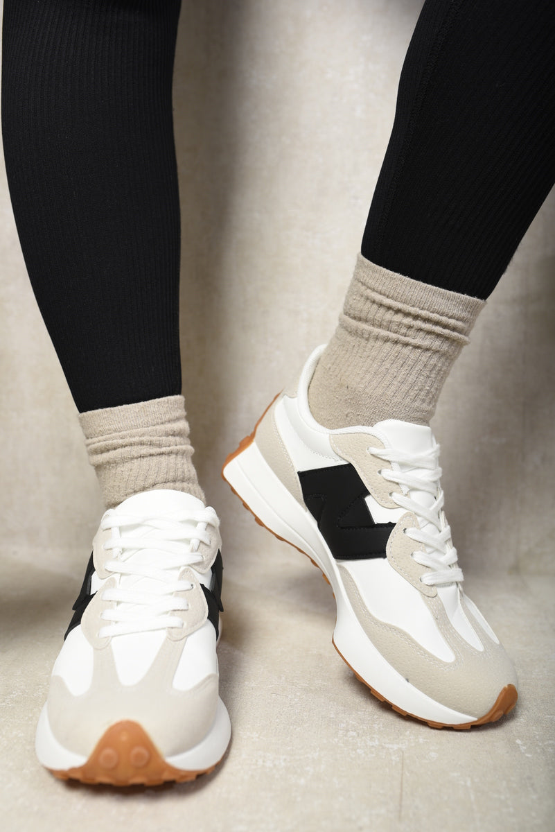 Low Top Lace Up Trainers Moda