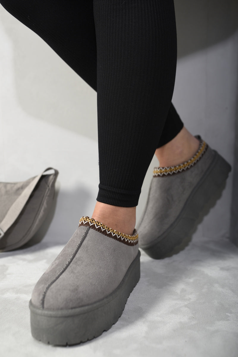 Aztec Detail Low Ankle Platform Slipper Boots Moda