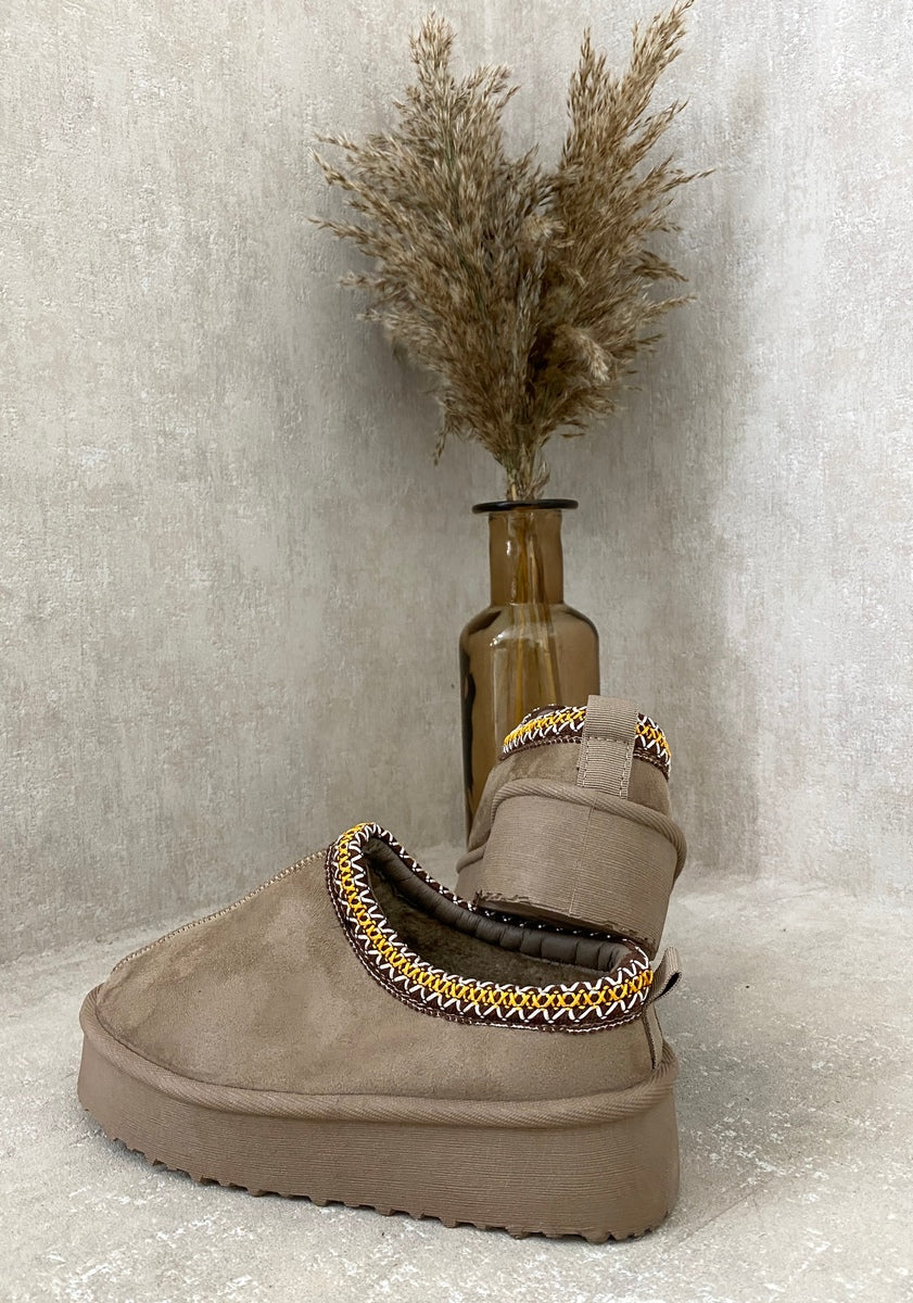 Aztec Detail Low Ankle Platform Slipper Boots Moda