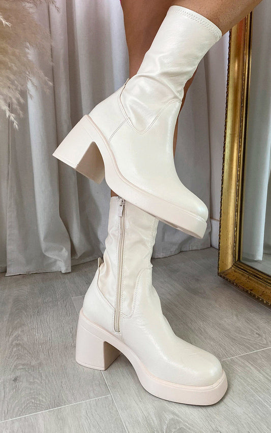 Block Heel Ankle Boots with Zip Detail Moda