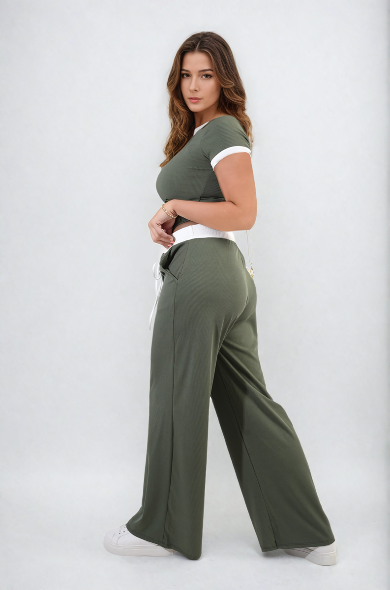 Contrasting Trim Crop Top and Trousers Co-ord Set Moda