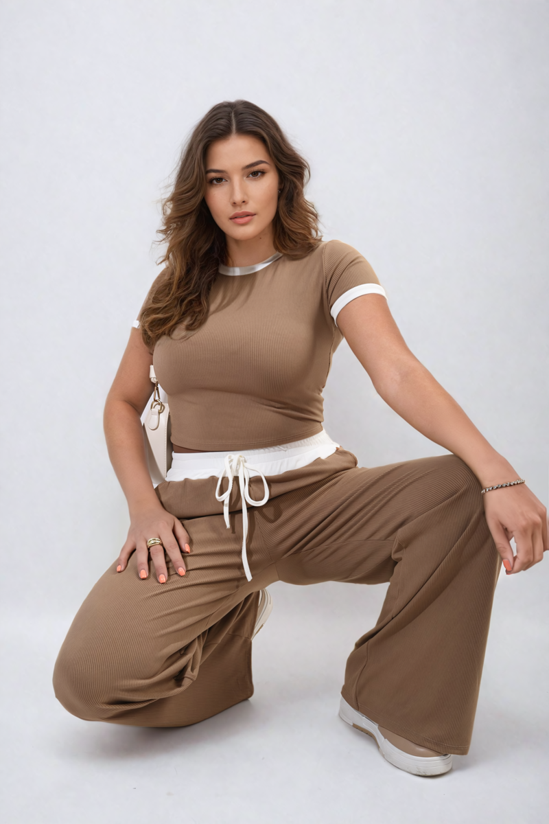 Contrasting Trim Crop Top and Trousers Co-ord Set Moda