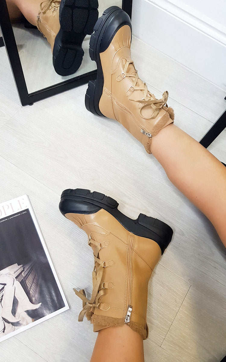 Lace Up Faux Leather Chunky Boots Moda