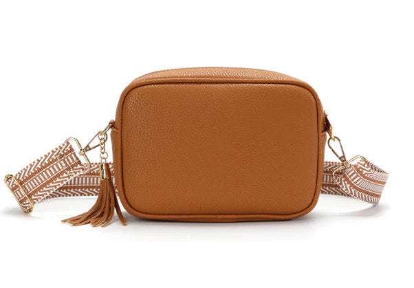 Faux Leather Bag with Strap Detail Moda