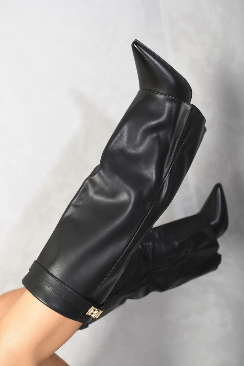 Skirted Fold Over Buckle Pointed Toe High Boots Moda