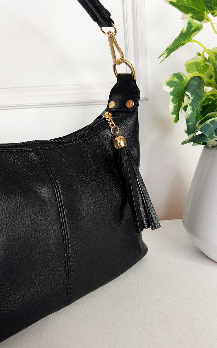 Faux Leather Shoulder Bag with Tassel Zip and Removable Strap Moda