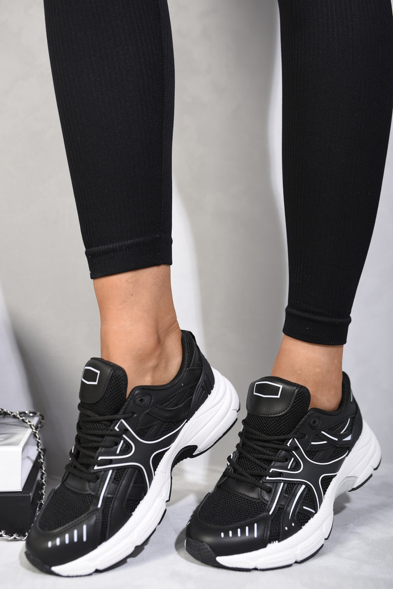 Lace Up Chunky Trainers Moda