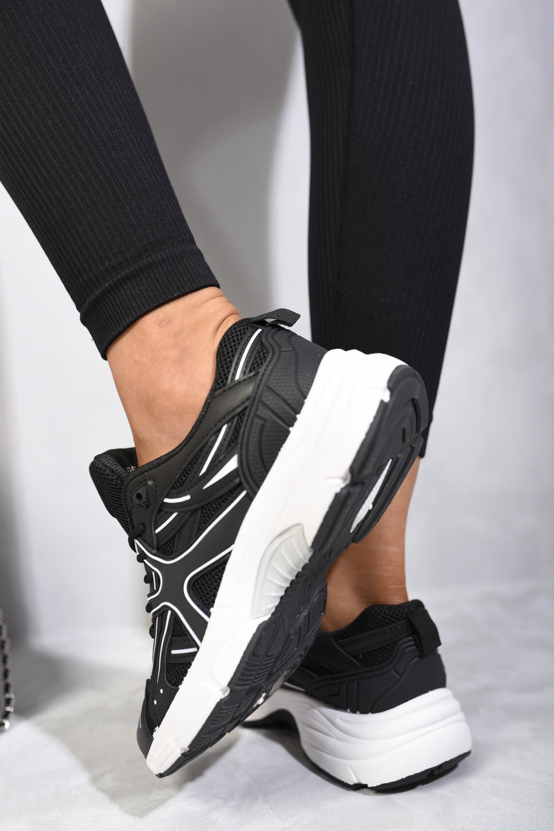 Lace Up Chunky Trainers Moda