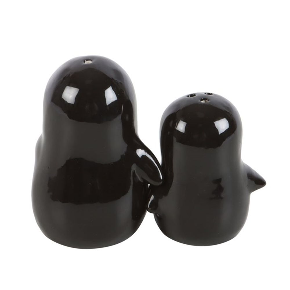 Hugging Penguins Salt and Pepper Shakers N/A