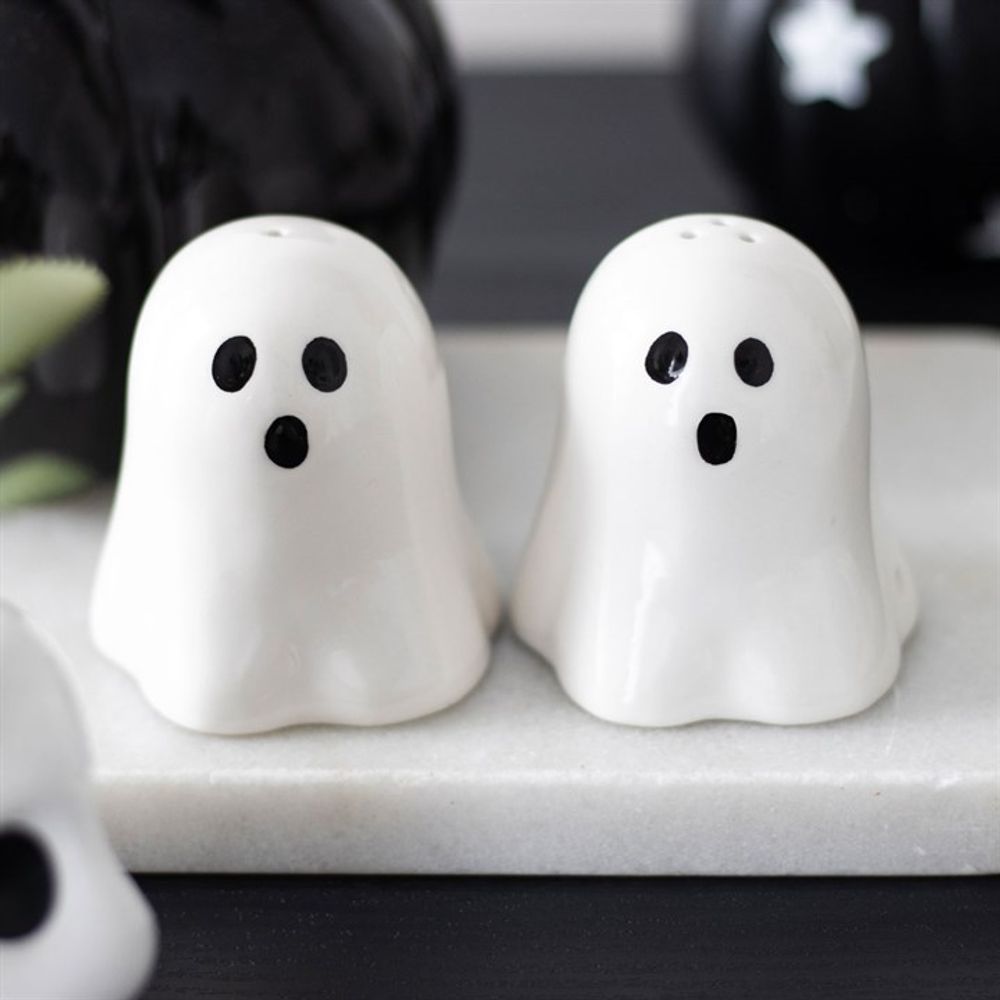 Ghost Salt and Pepper Shakers N/A