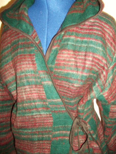 Cashmelon Poncho-pointy hood&toggles-.pINK OR GREEN-snuggly,fleecy warmth. Unbranded