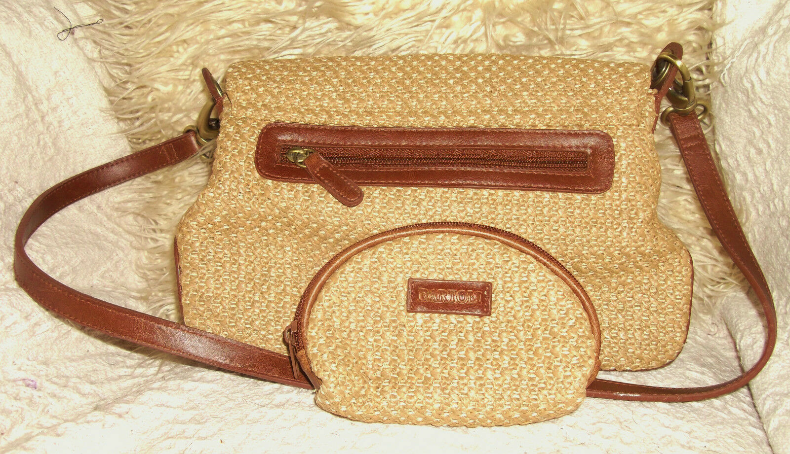 Bertolli weave shoulderbag/handbag& purse. (88) Bertolli