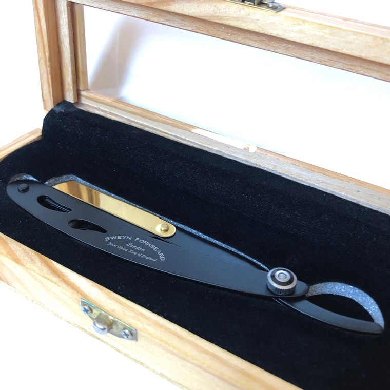 Straight Razor SF8 Black & Gold with Wooden Box Sweyn Forkbeard